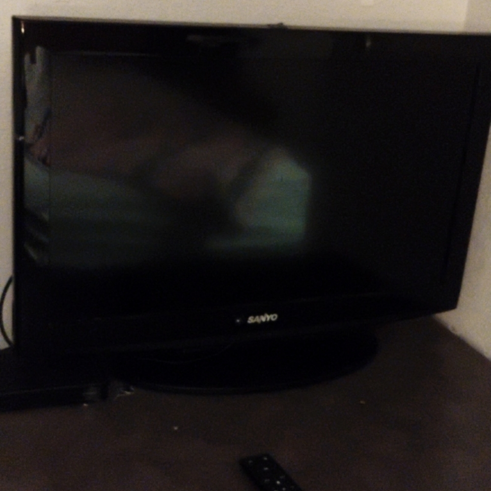 32” Class HD (720P) LED Roku Smart Television